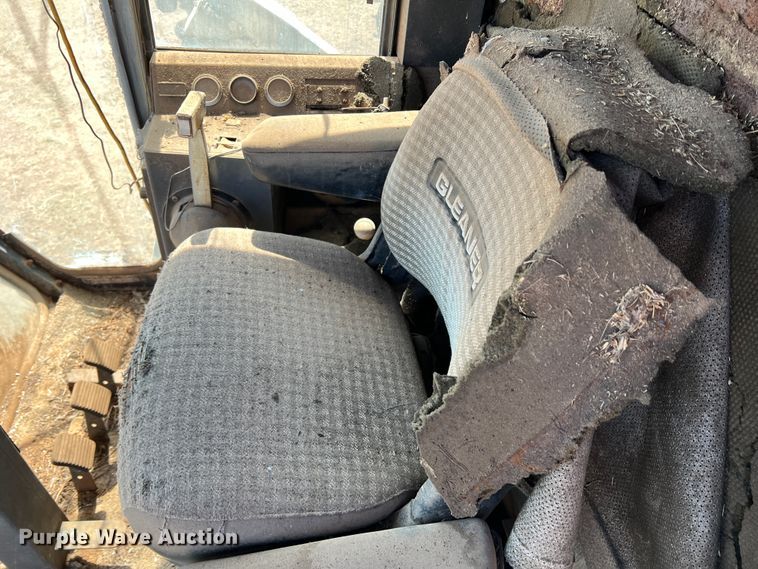 image for item DM8374 Gleaner L2  combine