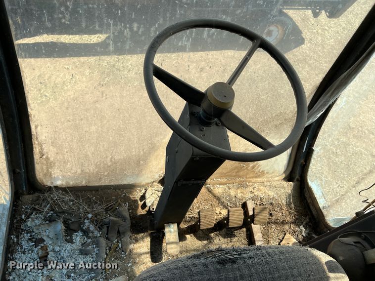 image for item DM8374 Gleaner L2  combine