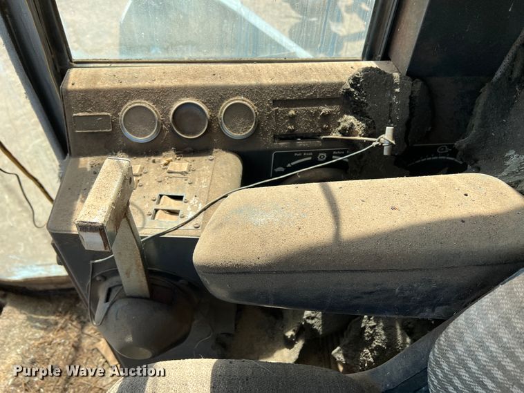 image for item DM8374 Gleaner L2  combine