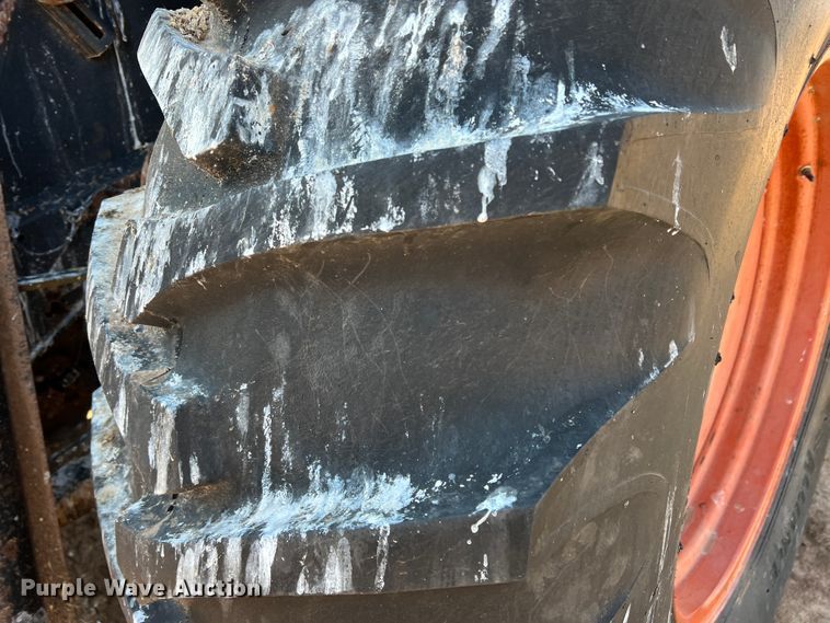 image for item DM8374 Gleaner L2  combine