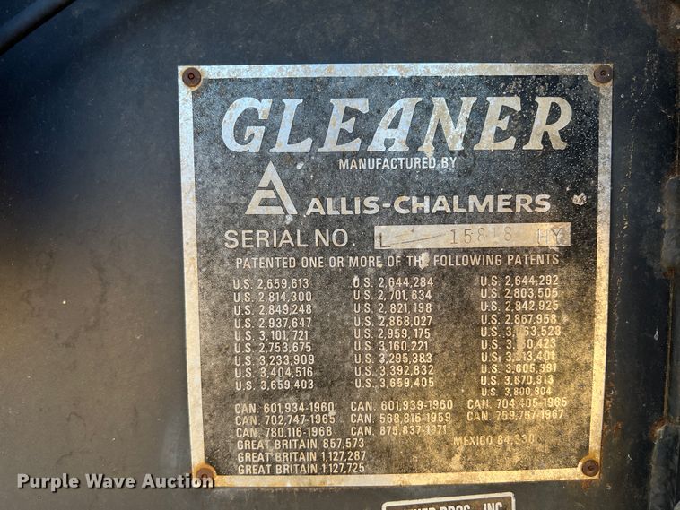 image for item DM8374 Gleaner L2  combine