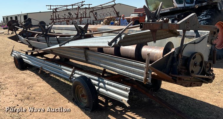 image for item DM8374 Gleaner L2  combine