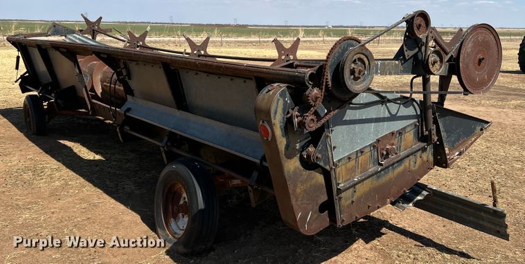 image for item DM8374 Gleaner L2  combine