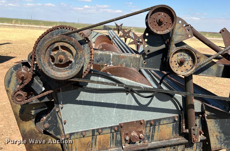 image for item DM8374 Gleaner L2  combine