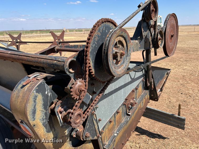 image for item DM8374 Gleaner L2  combine