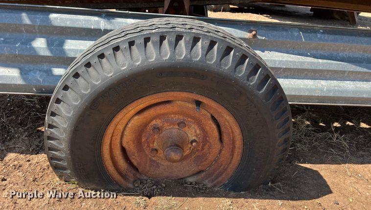 image for item DM8374 Gleaner L2  combine