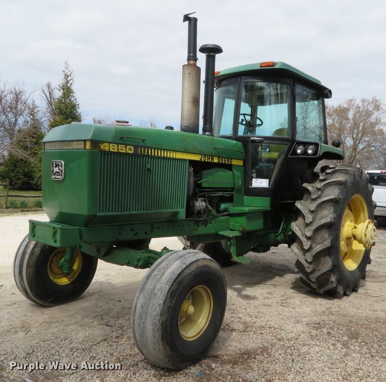 image for item DN7929 1985 John Deere 4850  tractor