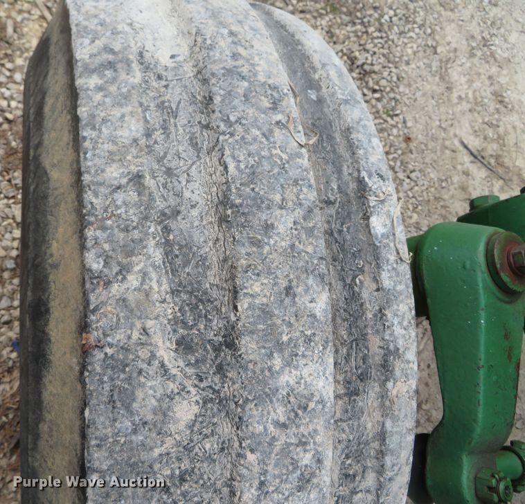 image for item DN7929 1985 John Deere 4850  tractor