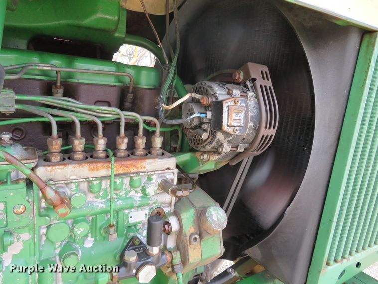 image for item DN7929 1985 John Deere 4850  tractor