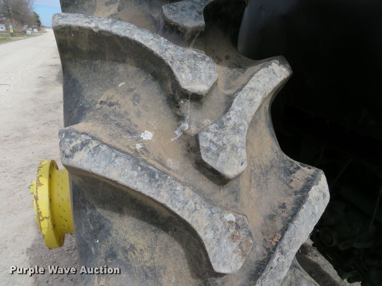 image for item DN7929 1985 John Deere 4850  tractor