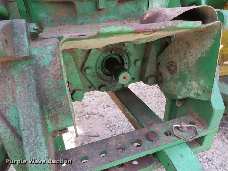 image for item DN7929 1985 John Deere 4850  tractor