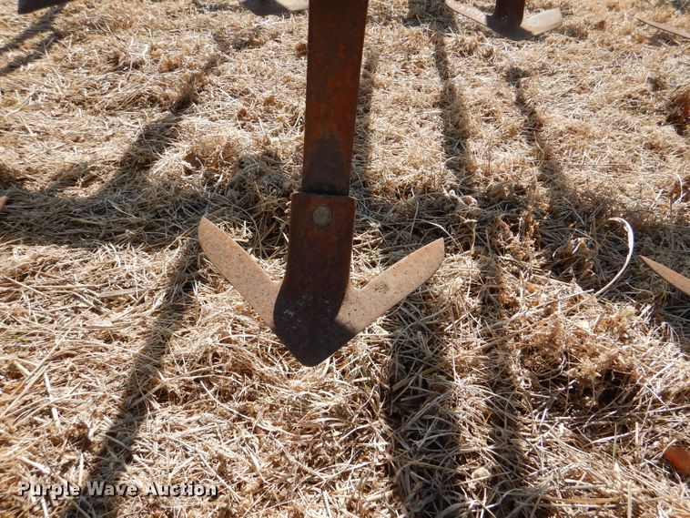 image for item DR0868 John Deere 1060  field cultivator