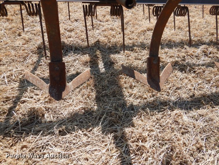 image for item DR0868 John Deere 1060  field cultivator