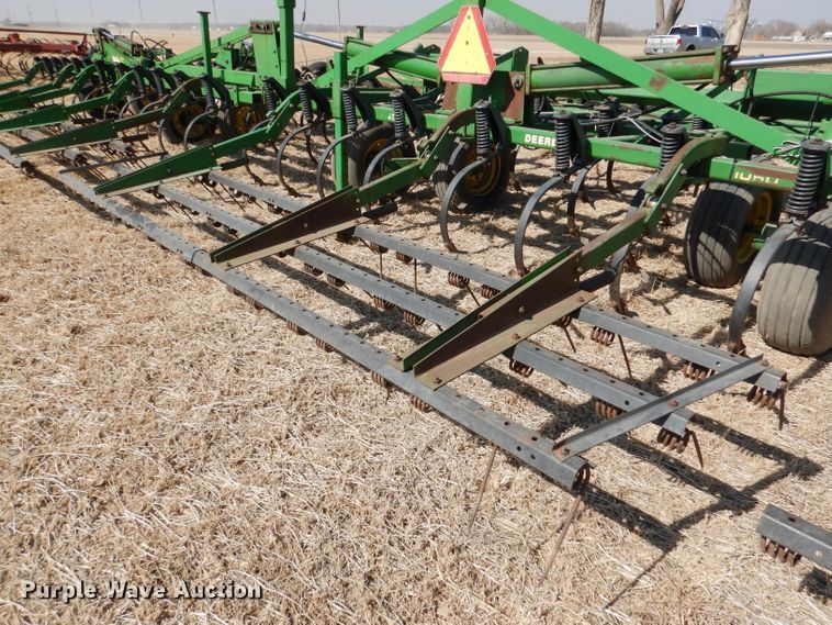image for item DR0868 John Deere 1060  field cultivator