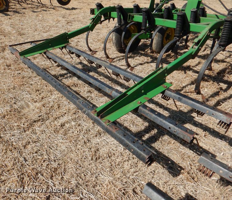 image for item DR0868 John Deere 1060  field cultivator
