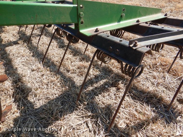 image for item DR0868 John Deere 1060  field cultivator