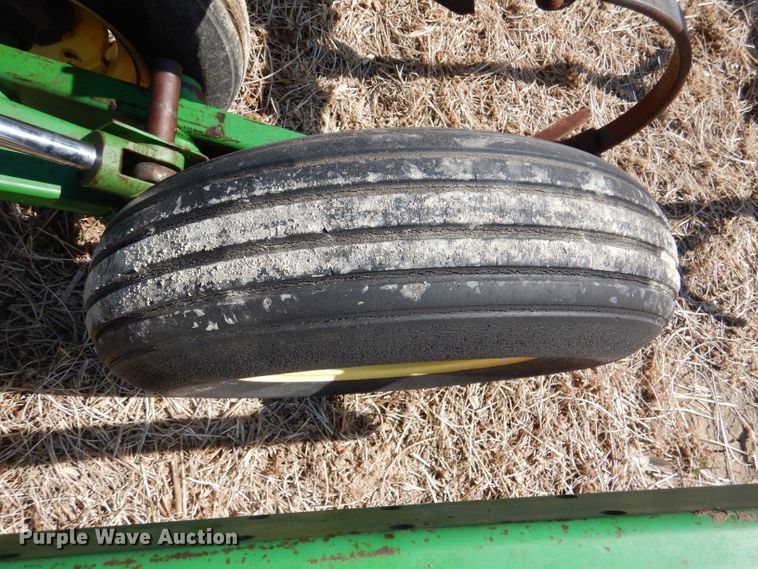 image for item DR0868 John Deere 1060  field cultivator