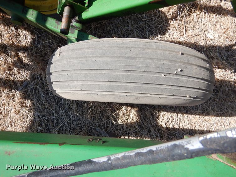 image for item DR0868 John Deere 1060  field cultivator