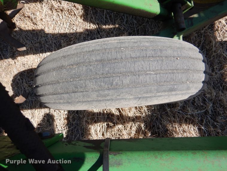 image for item DR0868 John Deere 1060  field cultivator