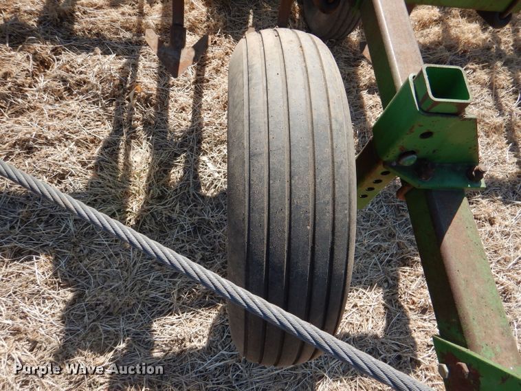 image for item DR0868 John Deere 1060  field cultivator