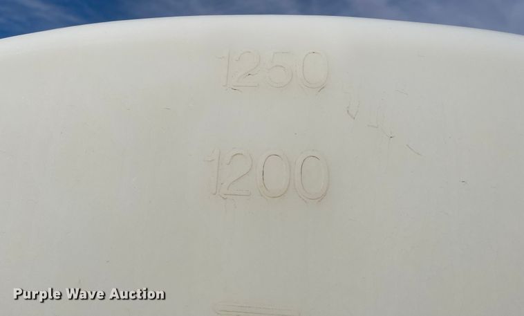 image for item FV9271 Wylie  nurse tank trailer