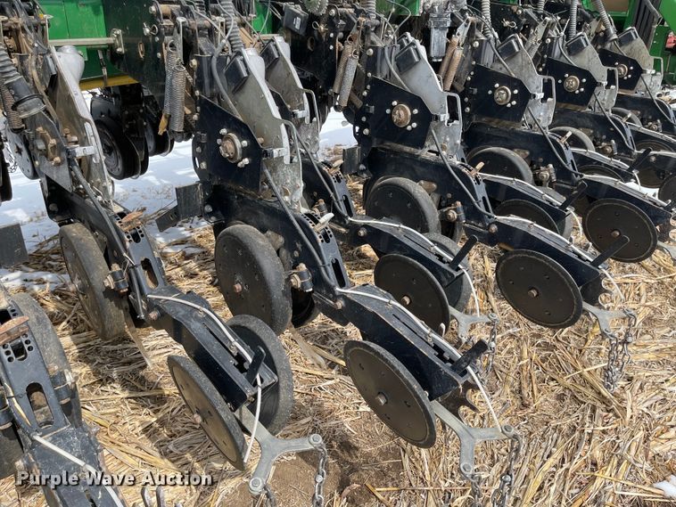 image for item FV9272 Great Plains 1631 Yield Pro  split row no-till planter