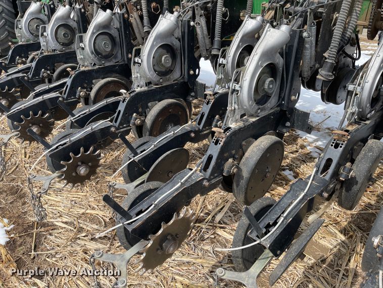 image for item FV9272 Great Plains 1631 Yield Pro  split row no-till planter