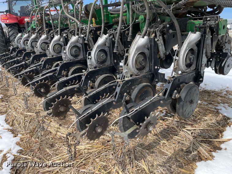 image for item FV9272 Great Plains 1631 Yield Pro  split row no-till planter