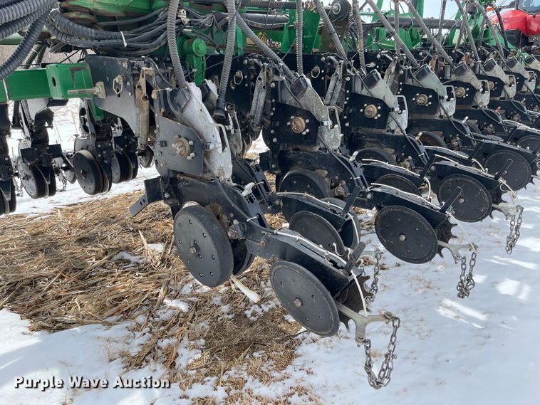 image for item FV9272 Great Plains 1631 Yield Pro  split row no-till planter