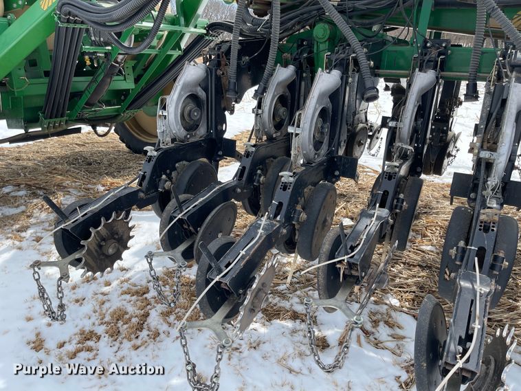 image for item FV9272 Great Plains 1631 Yield Pro  split row no-till planter