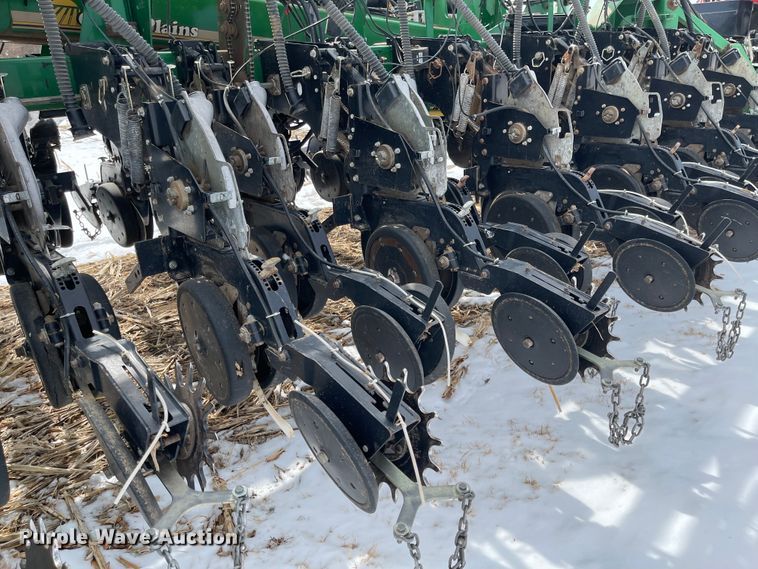 image for item FV9272 Great Plains 1631 Yield Pro  split row no-till planter