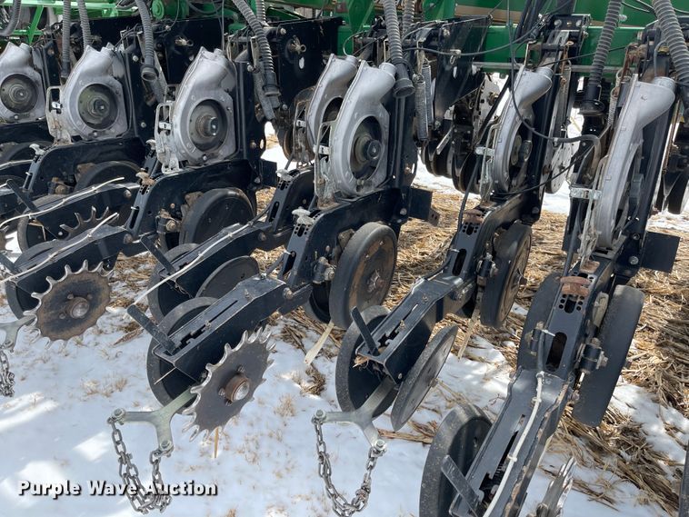 image for item FV9272 Great Plains 1631 Yield Pro  split row no-till planter