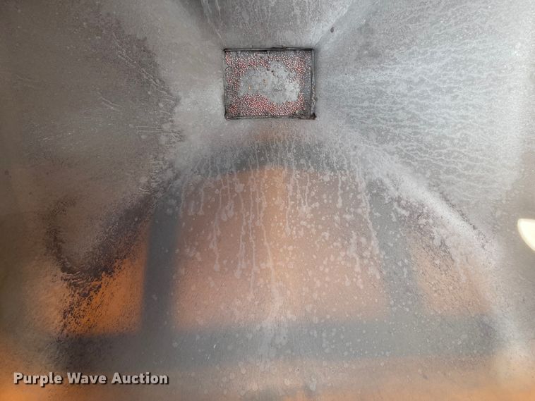 image for item FV9272 Great Plains 1631 Yield Pro  split row no-till planter