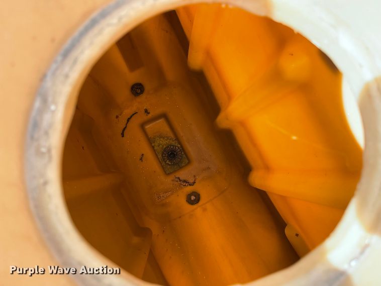 image for item FV9272 Great Plains 1631 Yield Pro  split row no-till planter