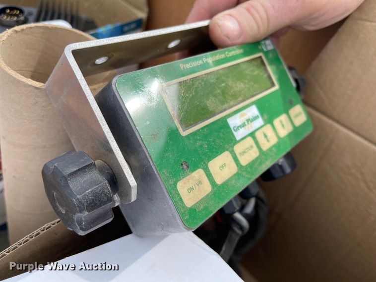 image for item FV9272 Great Plains 1631 Yield Pro  split row no-till planter