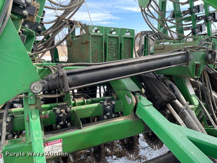 image for item FV9273 Great Plains NTA 3010  no-till air seeder