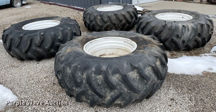 image for item FV9275 (4) 24.5-32 tires and wheels