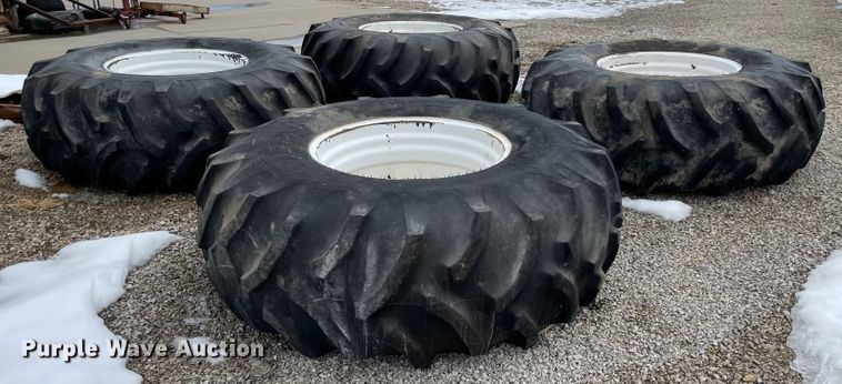 image for item FV9275 (4) 24.5-32 tires and wheels