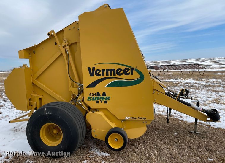 image for item FV9276 2014 Vermeer 604 Super M  round baler