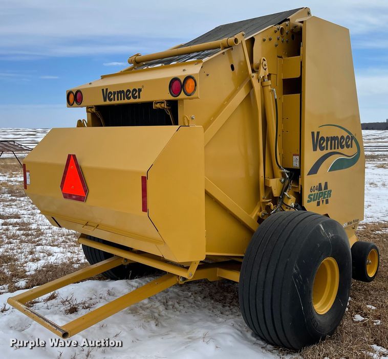 image for item FV9276 2014 Vermeer 604 Super M  round baler