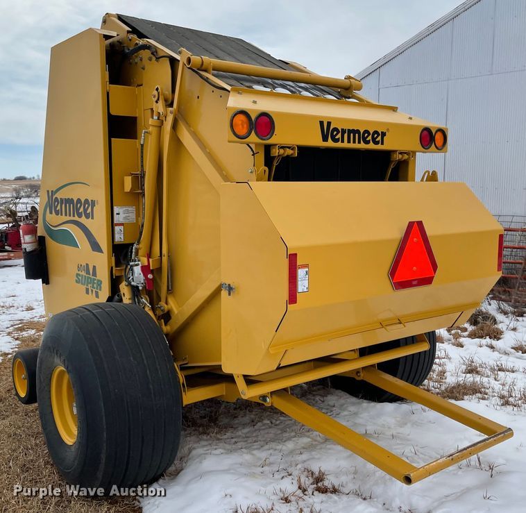 image for item FV9276 2014 Vermeer 604 Super M  round baler
