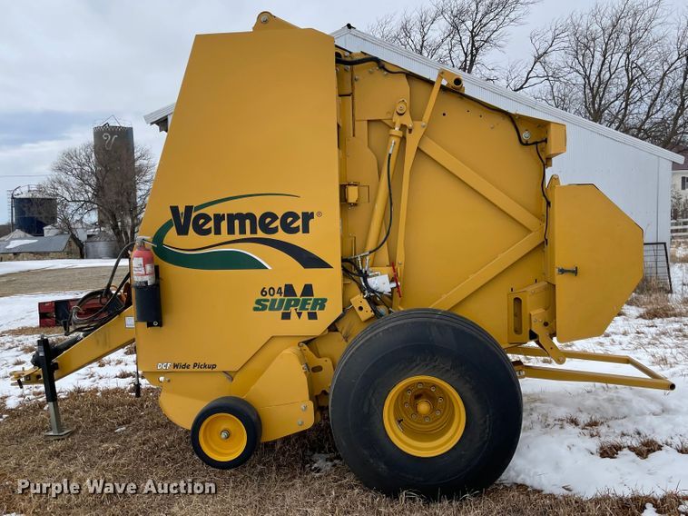 image for item FV9276 2014 Vermeer 604 Super M  round baler