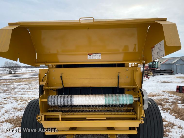 image for item FV9276 2014 Vermeer 604 Super M  round baler