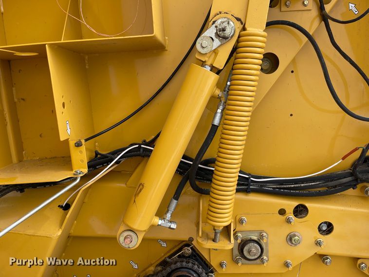 image for item FV9276 2014 Vermeer 604 Super M  round baler