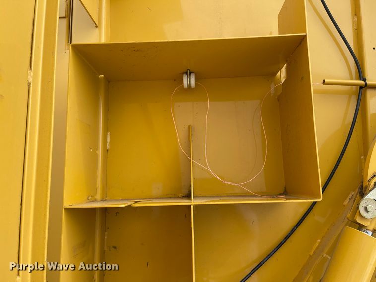 image for item FV9276 2014 Vermeer 604 Super M  round baler