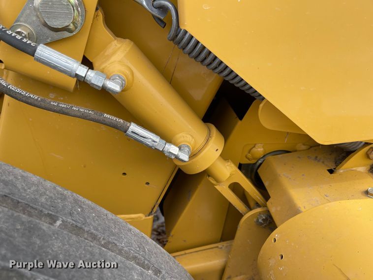 image for item FV9276 2014 Vermeer 604 Super M  round baler