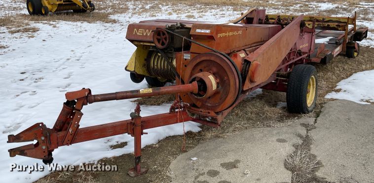 image for item FV9277 New Holland 273  small square baler