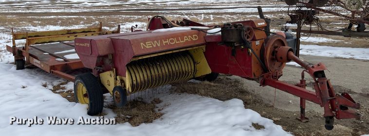 image for item FV9277 New Holland 273  small square baler