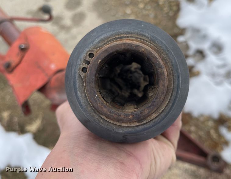 image for item FV9277 New Holland 273  small square baler