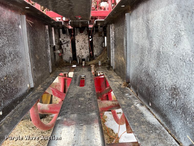 image for item FV9277 New Holland 273  small square baler